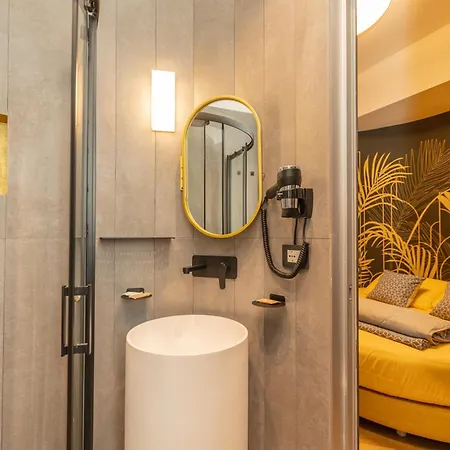 Colombo Apartman Genova